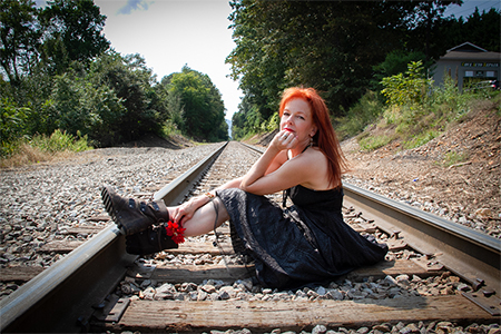 Gwen-Hughes-RailroadRose-thumb